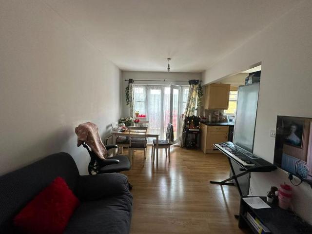 Apartment for rent in Kingsbury, Greater London