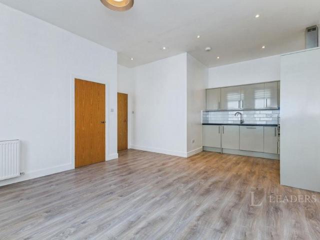 Apartment for rent in Pachesham Park, Surrey