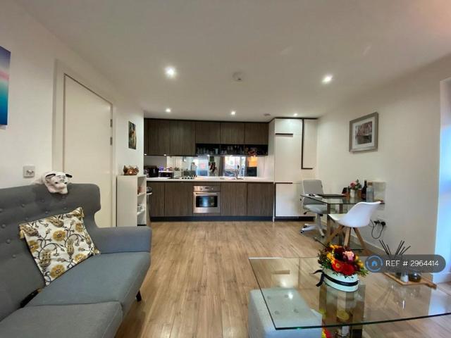 Flat for rent in London Borough of Lewisham, Deptford