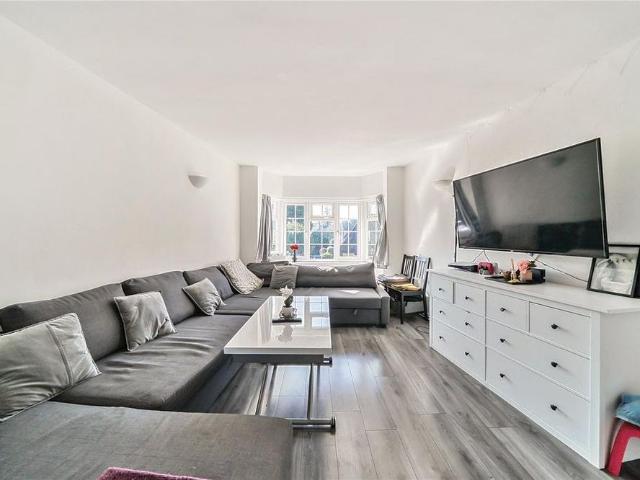Apartment for rent in Ickenham, Greater London