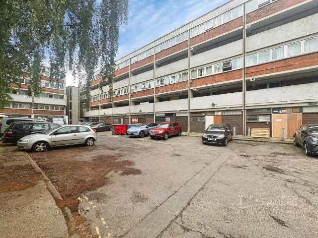 Apartment for rent in Heigham Grove, East Bank