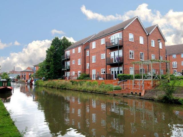Flat for rent in Fazeley, Boley Park