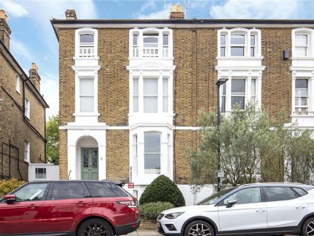 Flat for rent in North Sheen, Greater London