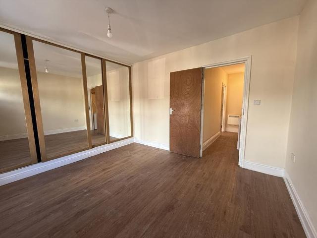 Apartment for rent in Queens Park, Bedford