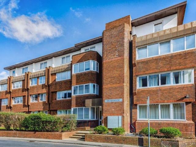 Apartment for rent in Perryfields, West Sussex