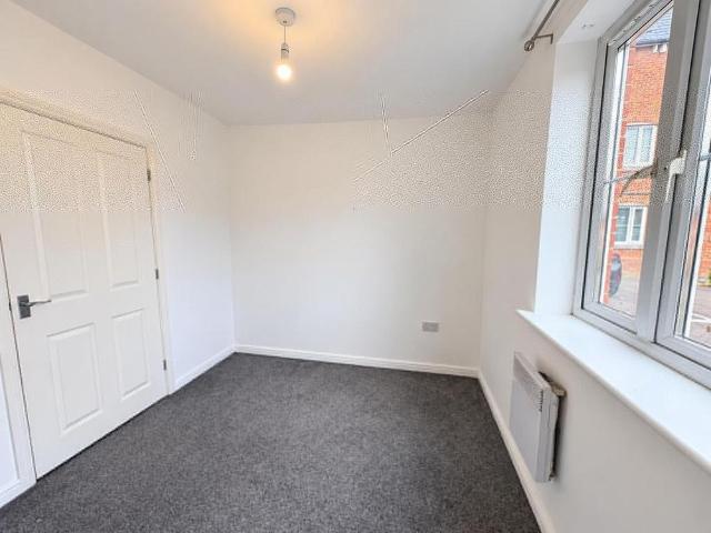 Apartment for rent in Coedkernew, Wales