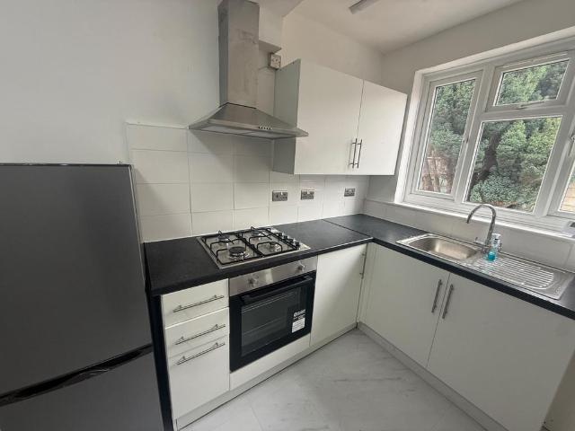 Flat for rent in Seven Kings, Greater London