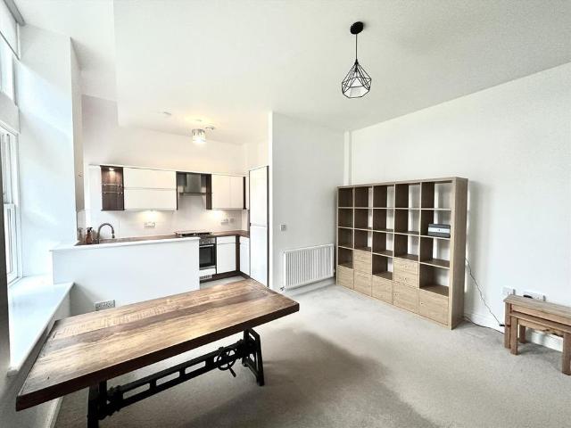 Apartment for rent in Bulk, Bare