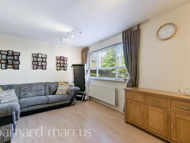 Apartment for rent in London Borough of Hounslow, Surrey