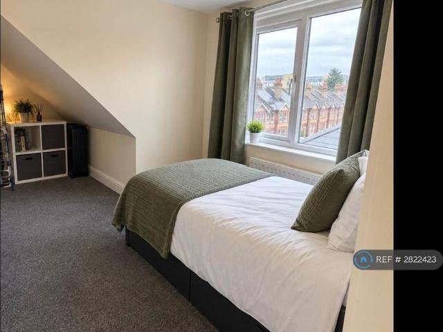 Apartment for rent in Lansdowne, Springbourne