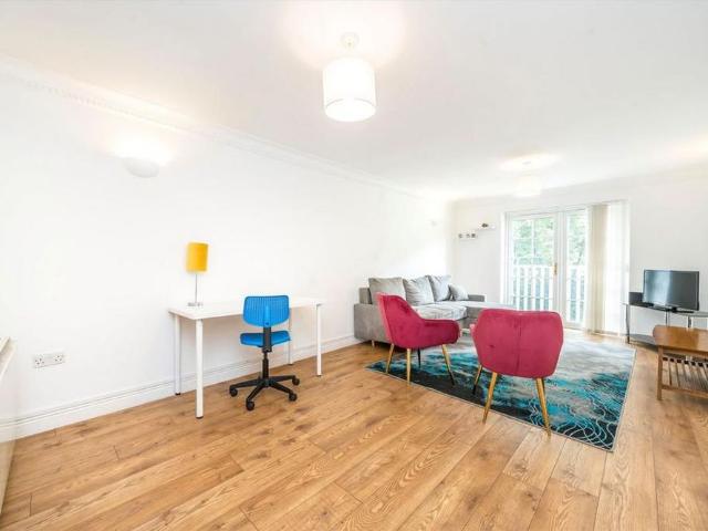 Apartment for rent in Heritage Park, Greater London