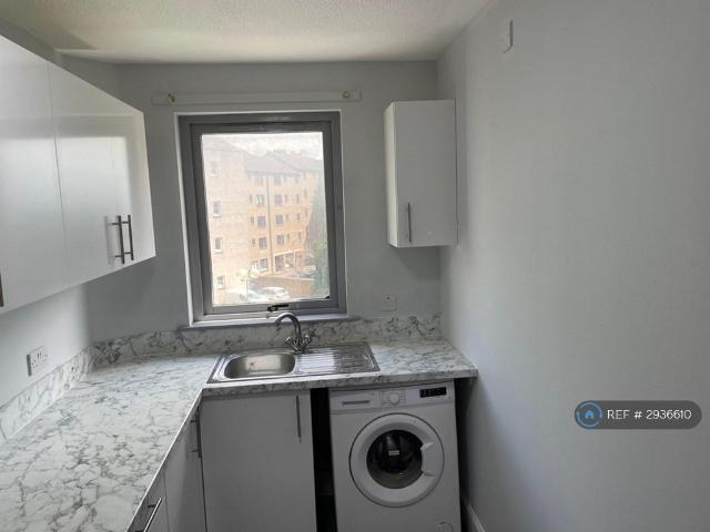Flat for rent in Murieston, Gorgie