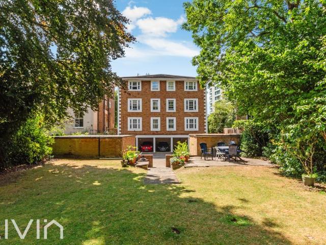 Flat for rent in London Borough of Croydon, Waddon