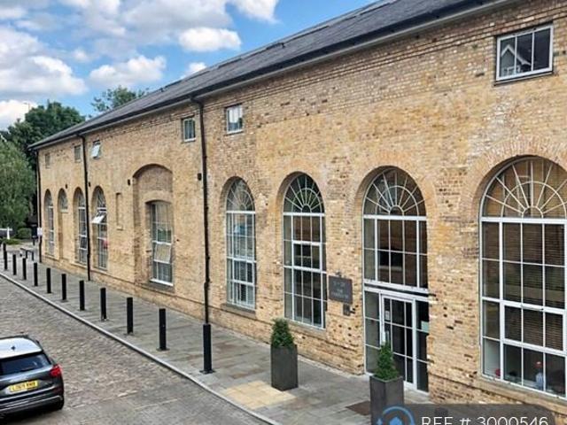 Flat for rent in Kings Hill, Colliers End