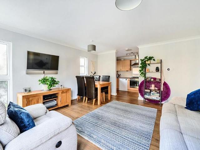 Apartment for rent in Stoke Common, Eastleigh