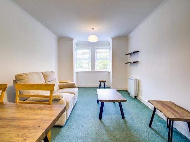 Apartment for rent in Burnedge, Greater Manchester