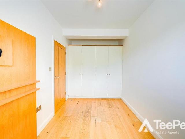 Apartment for rent in Southgate, Oakwood