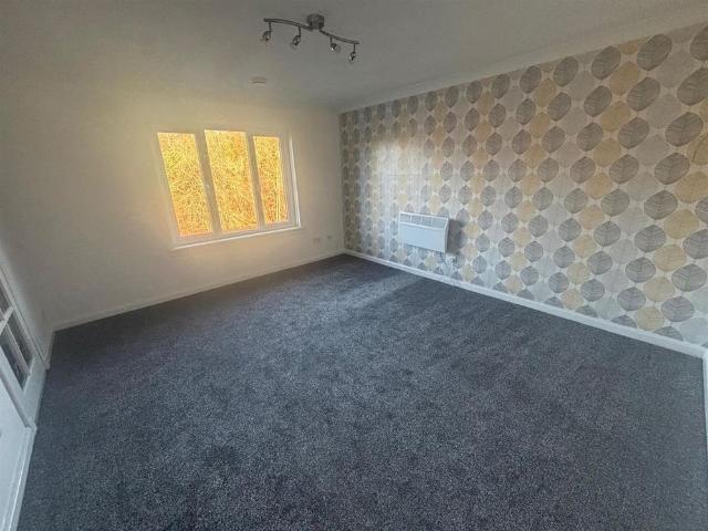 Apartment for rent in Kirkfieldbank, Scotland