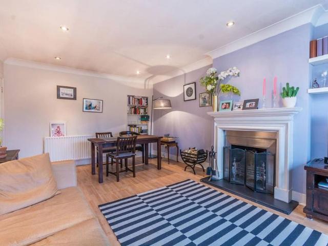 Apartment for rent in St. John's Wood, Isle Of Man