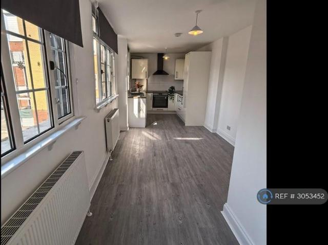 Apartment for rent in London Borough of Sutton, Greater London