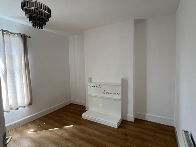 Flat for rent in Ilford, Seven Kings