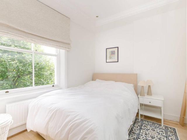 Flat for rent in Earl's Court, Isle Of Man