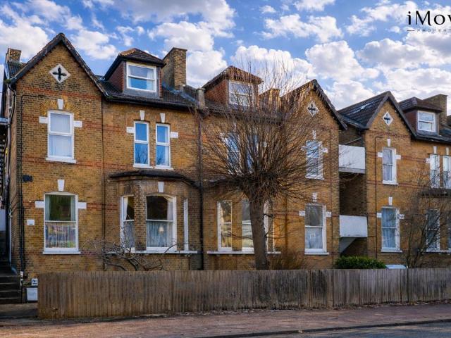Flat for rent in Penge, Greater London