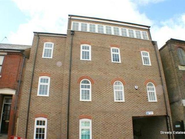 Flat for rent in Brompton, Gillingham