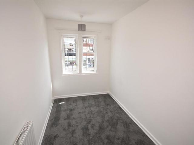 Flat for rent in Petts Wood, Isle Of Man
