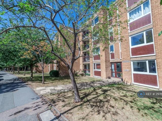 Flat for rent in Carshalton Beeches, Greater London