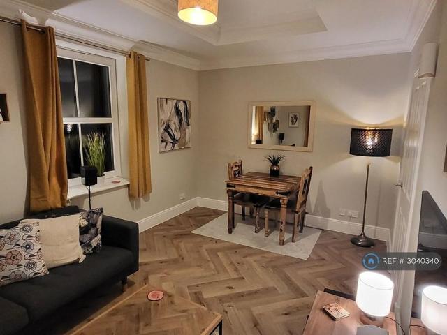 Apartment for rent in West Park, West Yorkshire