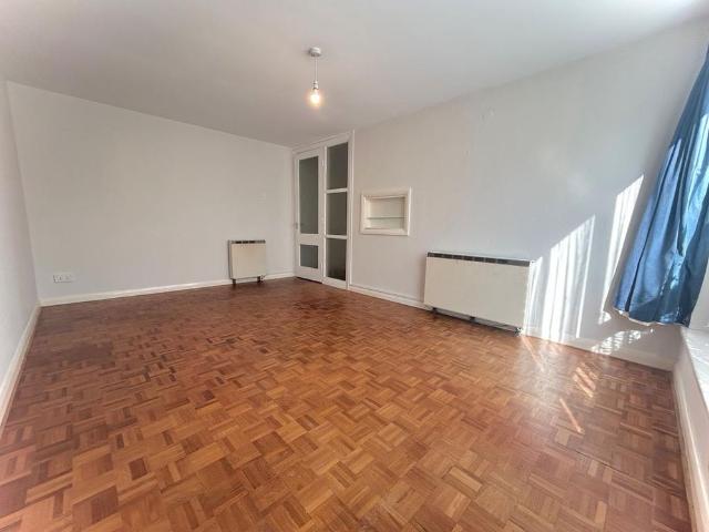 Apartment for rent in London Borough of Sutton, Greater London