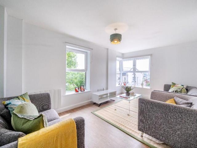Flat for rent in London Borough of Croydon, Addiscombe
