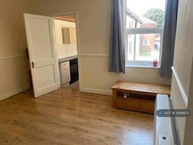Flat for rent in Hexthorpe, South Yorkshire