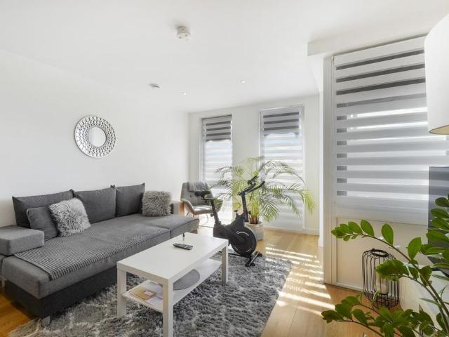 Apartment for rent in London Borough of Ealing, Hanwell
