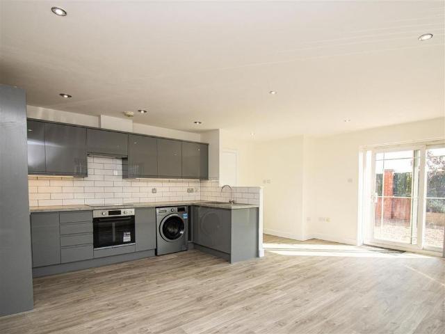 Apartment for rent in Compton Acres, Barton In Fabis