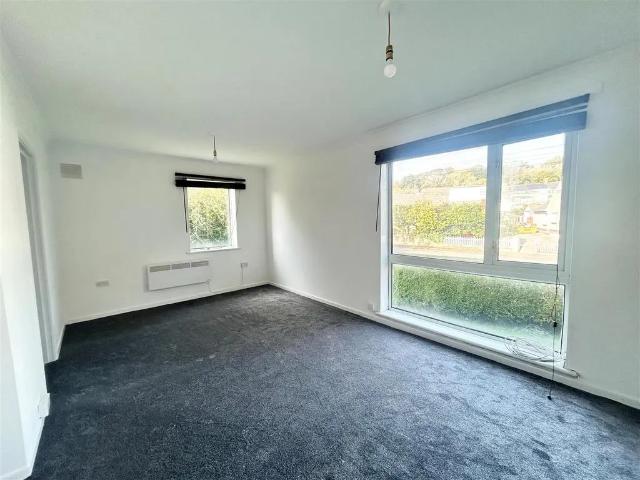 Apartment for rent in Ynysawdre, Tondu