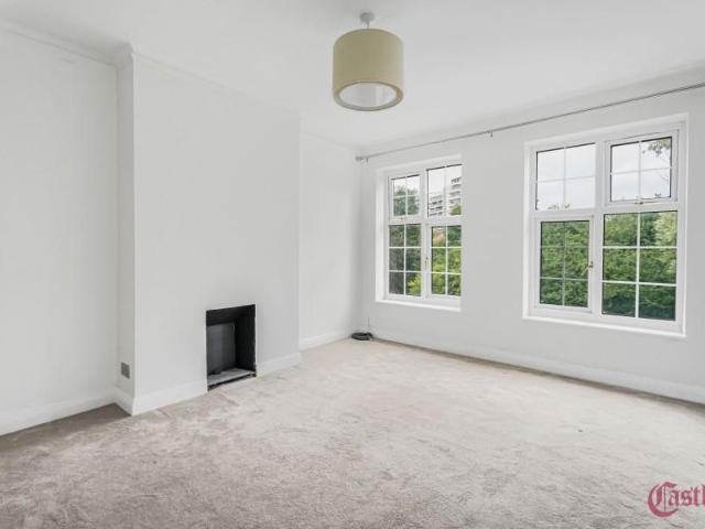 Apartment for rent in Totteridge, Greater London