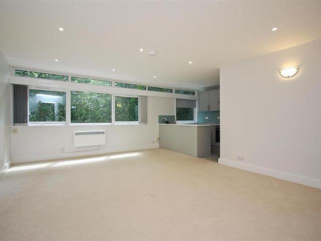 Apartment for rent in St. Martin's, The Bridge