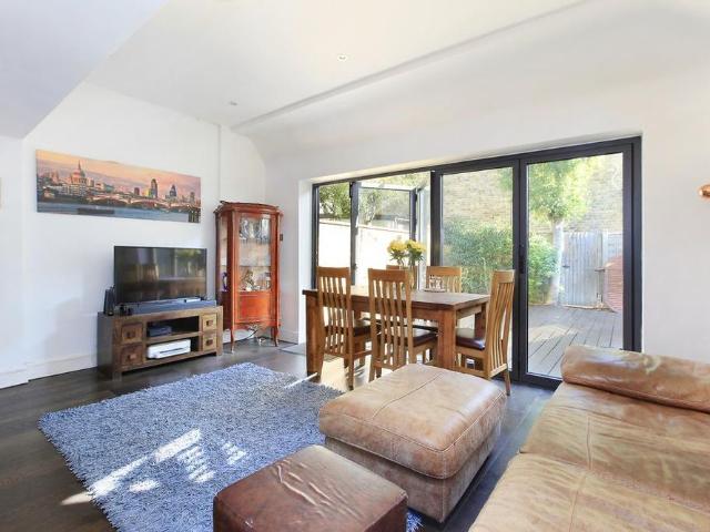 Apartment for rent in London Borough of Wandsworth, Greater London