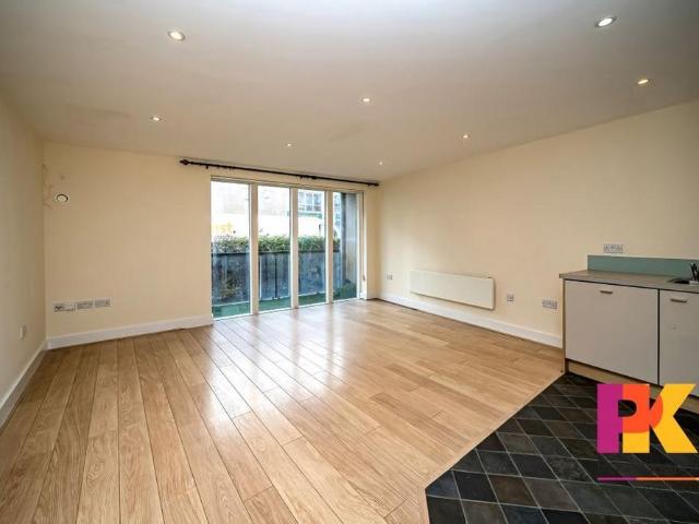 Apartment for rent in High Wycombe Community Board, High Wycombe