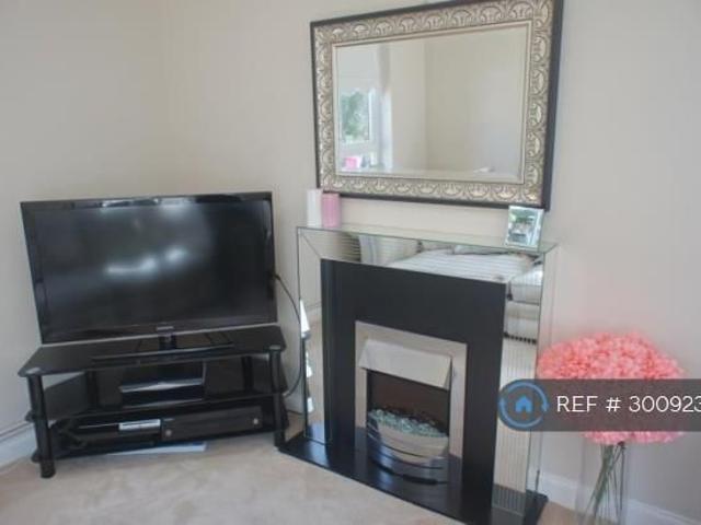 Apartment for rent in West Heath, Greater London