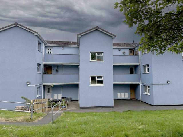 Flat for rent in Nangreaves, Wales