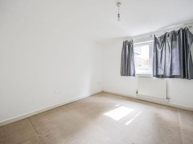 Apartment for rent in Hale End, Greater London