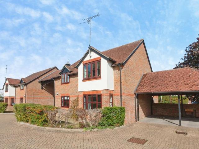 Flat for rent in Eversley, Hart