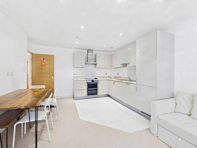 Apartment for rent in Emmbrook, Wokingham