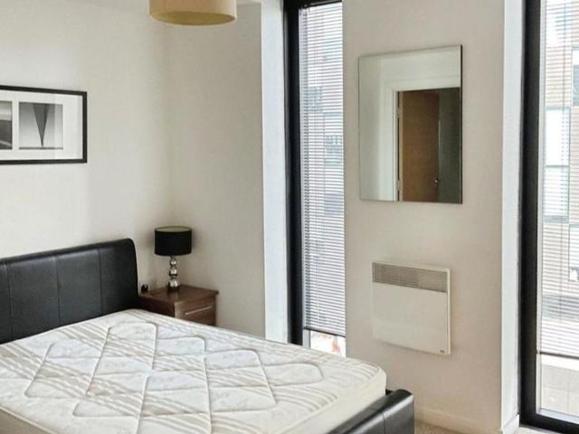 Apartment for rent in Waterfront, Calderstones