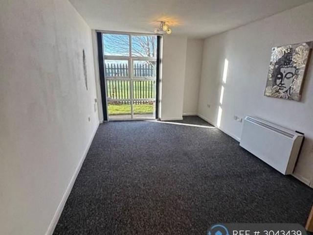 Apartment for rent in Dukinfield, Tameside
