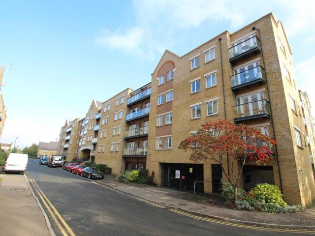 Flat for rent in Ebbsfleet, Monks Orchard