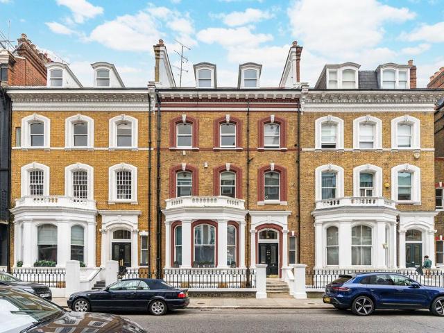 Flat for rent in Brompton, Greater London